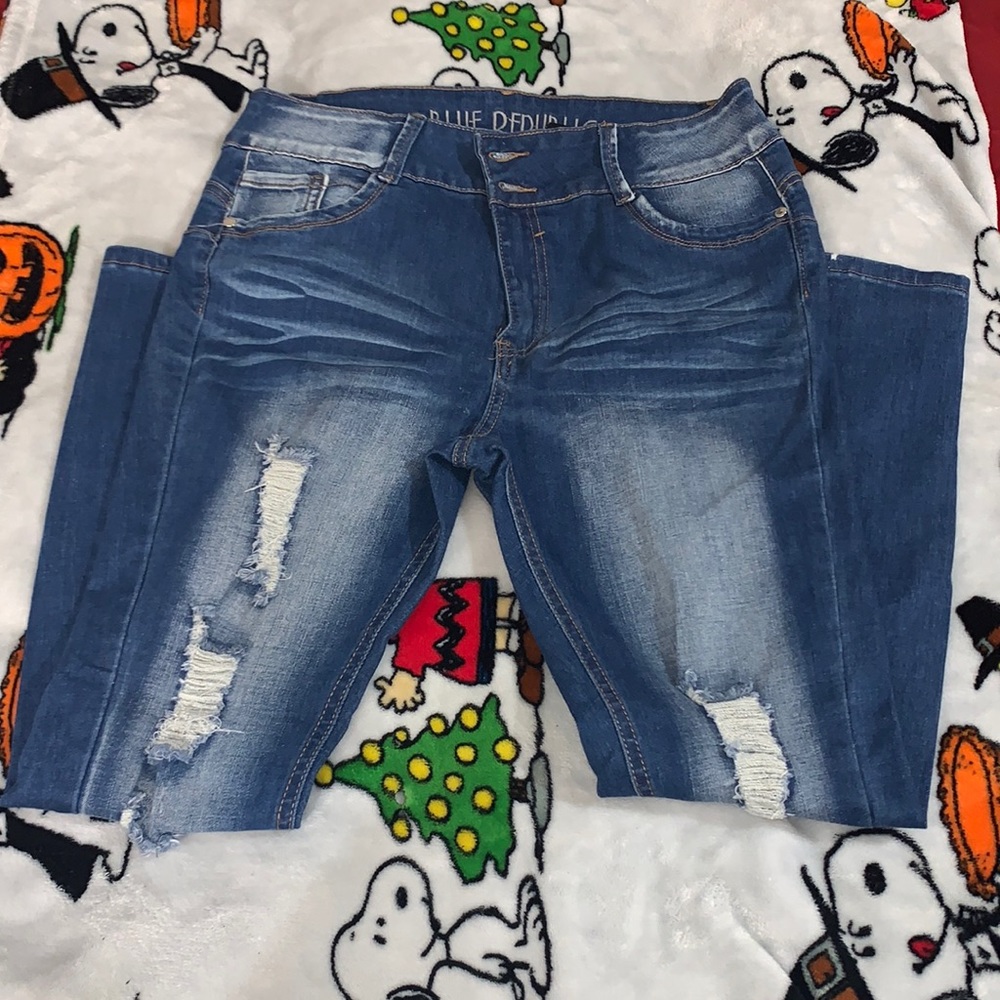 Distressed Skinny Jeans